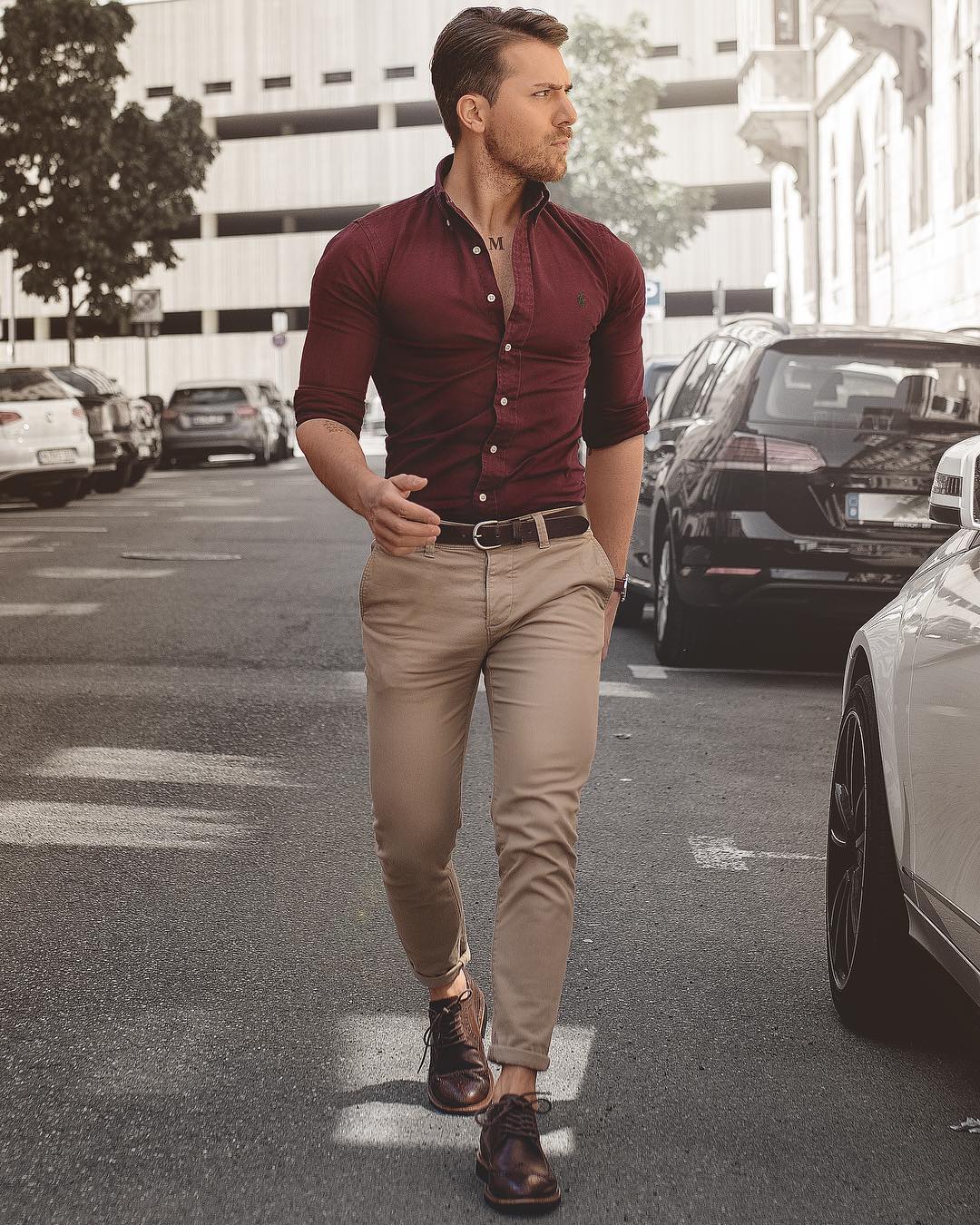 khaki chino maroon shirt outfit for men