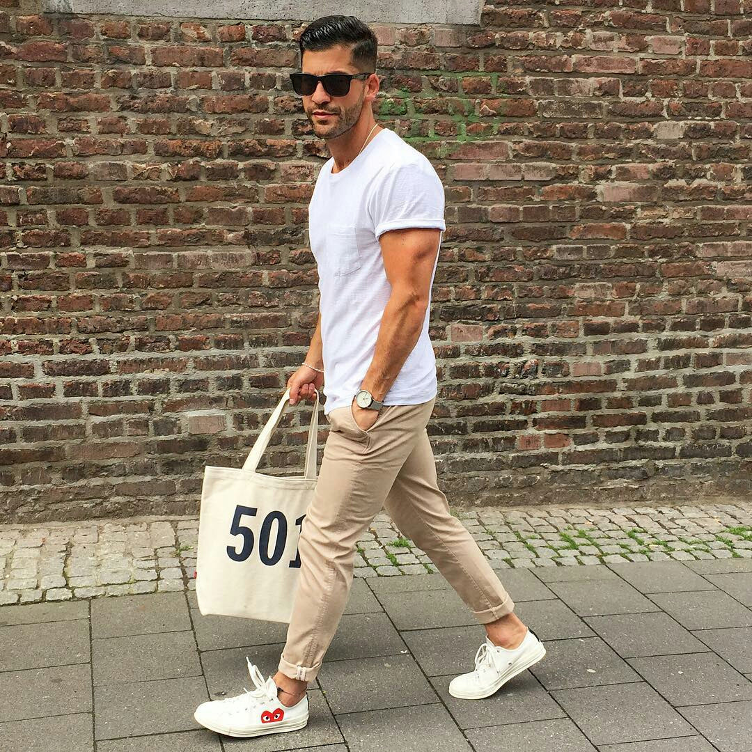 khaki chinos white t-shirt outfit men