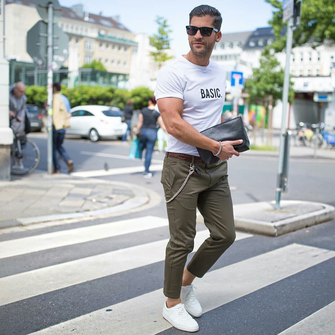 olive green chinos white t-shirt outfit for men
